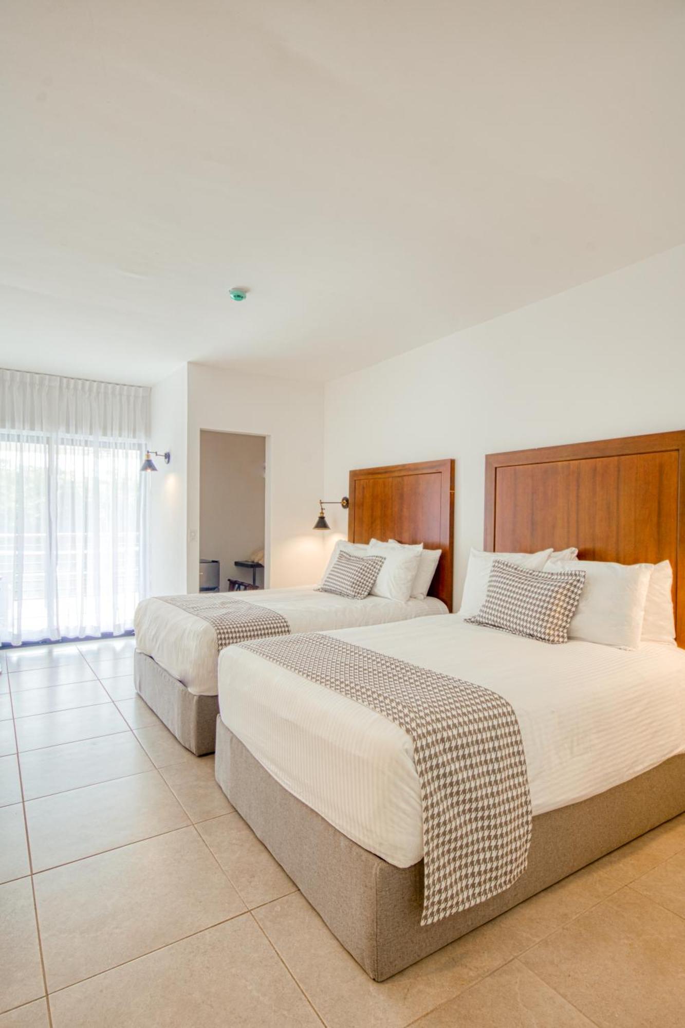 Hotel Vista Lago Buena Vista Arriba المظهر الخارجي الصورة